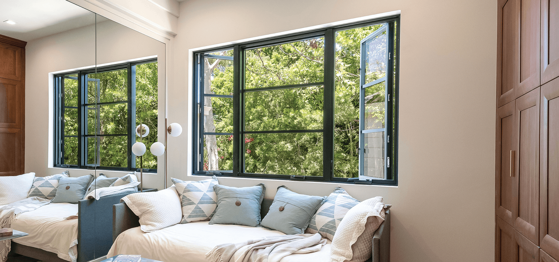 landingpage-Casements-AL208-1920x800-hero