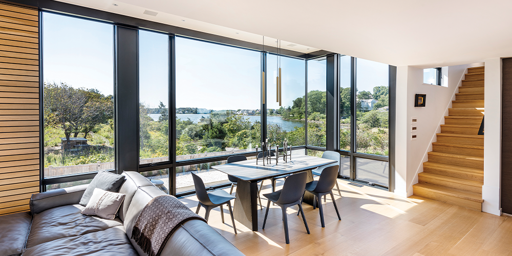 VistaLuxe WD LINE direct sets and awnings
Pine interior, with a Coal Black Finish